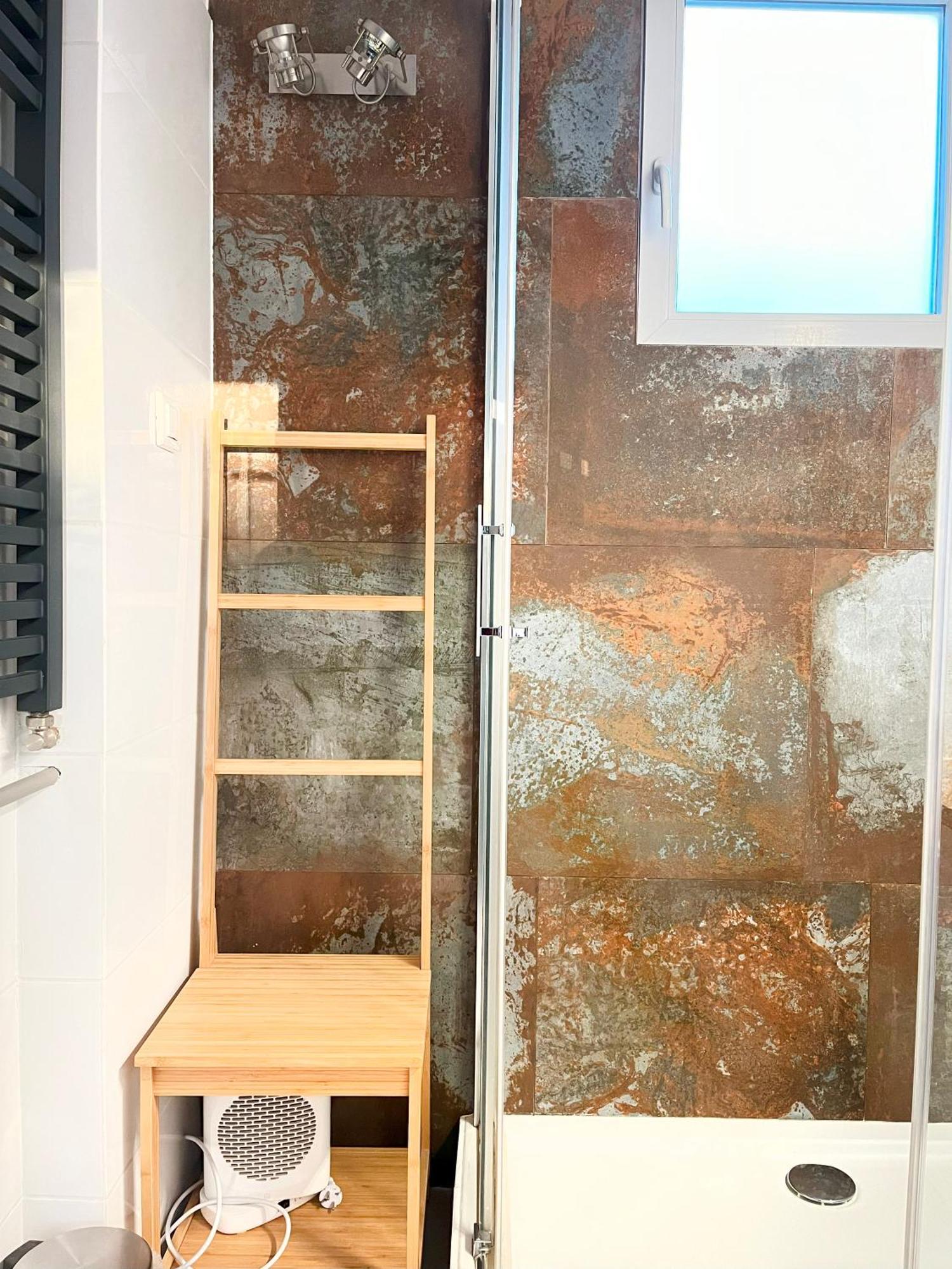 Apartament Large 74m2 For 6 Guests With 3 Bedrooms